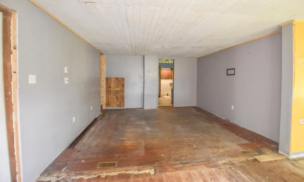 489 N Ray Quincy Road Quincy Township MI 49082