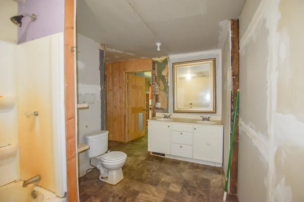 489 N Ray Quincy Road Quincy Township MI 49082