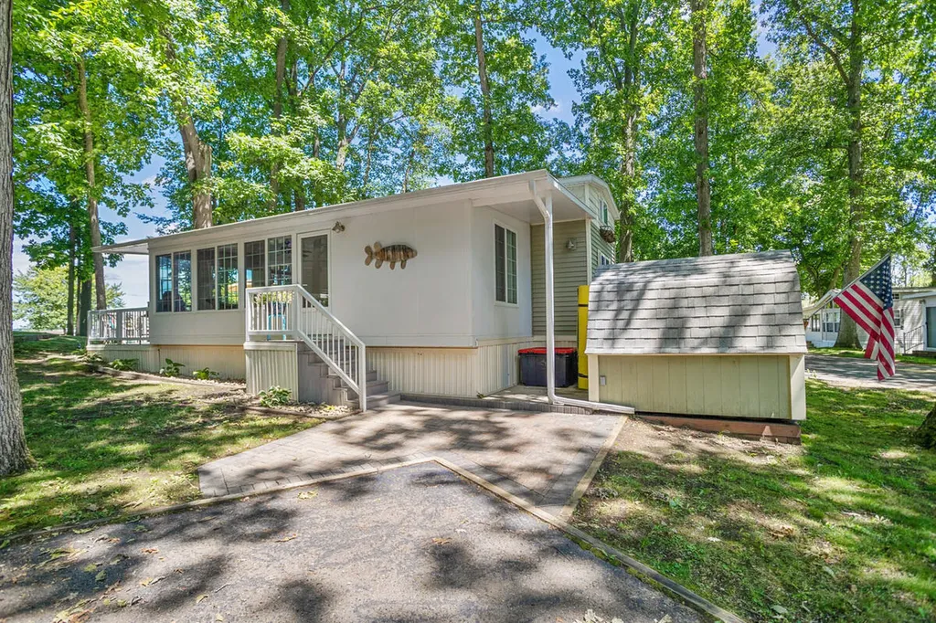634 Hillview Lane Kinderhook Township MI 49036