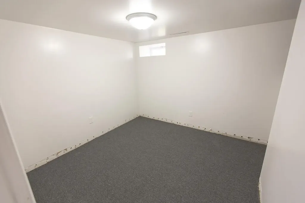 31 Vine Street Hillsdale City MI 49242