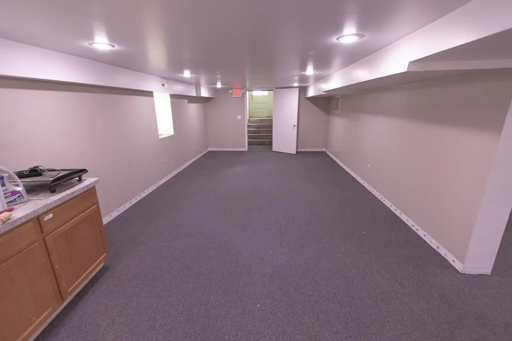31 Vine Street Hillsdale City MI 49242