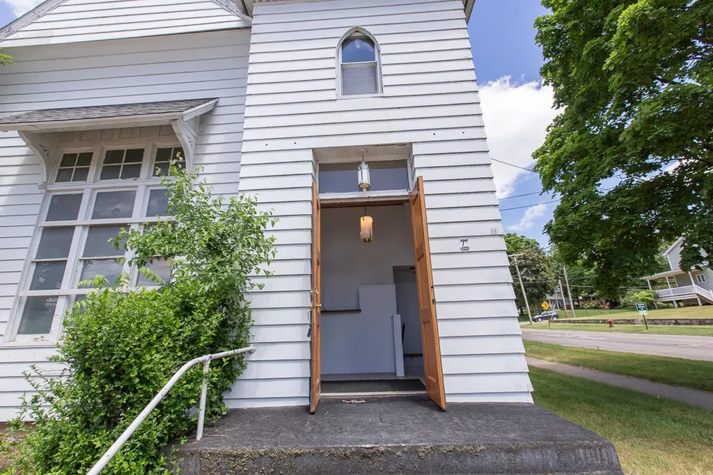31 Vine Street Hillsdale City MI 49242