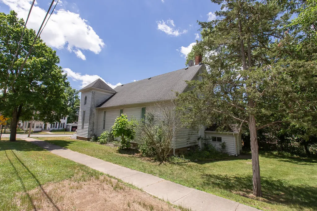 31 Vine Street Hillsdale City MI 49242