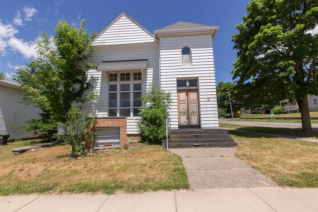 31 Vine Street Hillsdale City MI 49242