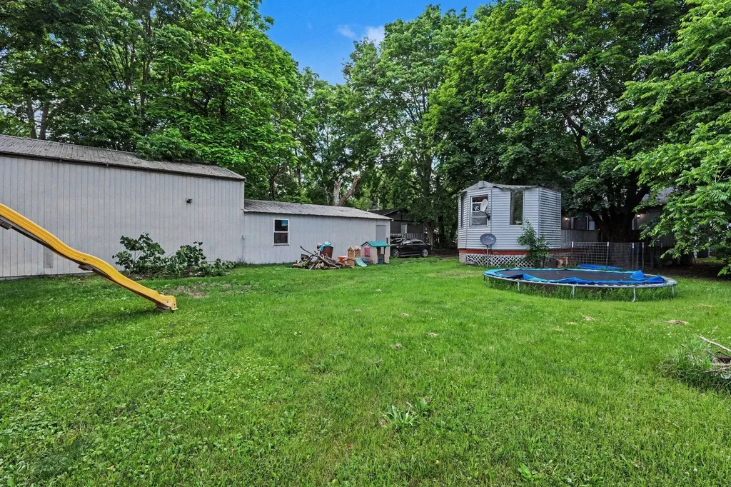 402 W Broadway Street Three Rivers City MI 49093