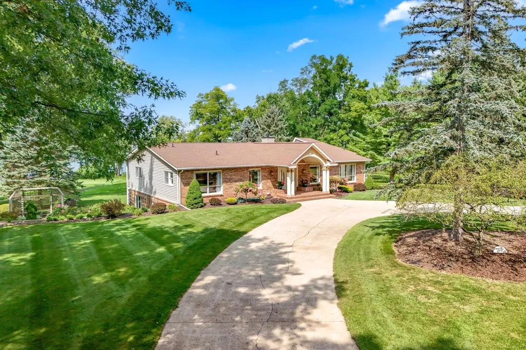 686 Leonard Drive Coldwater City MI 49036