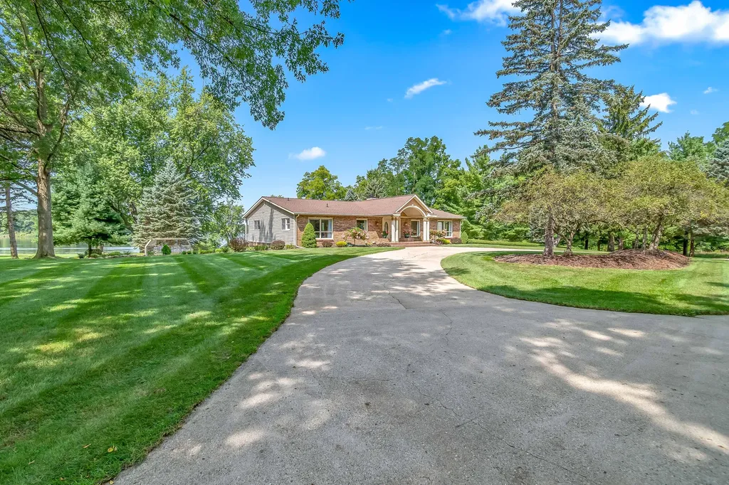 686 Leonard Drive Coldwater City MI 49036