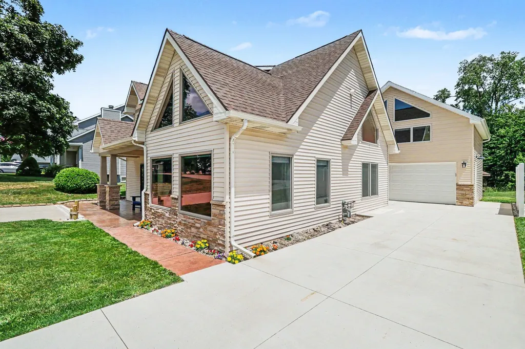 703 Lake Drive Ovid Township MI 49036
