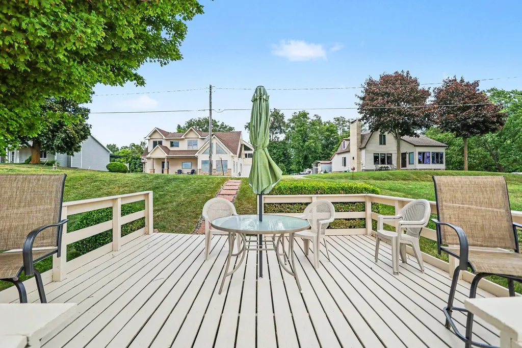 703 Lake Drive Ovid Township MI 49036