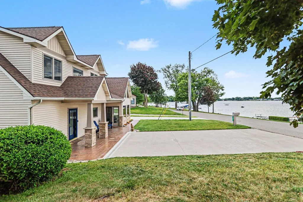 703 Lake Drive Ovid Township MI 49036