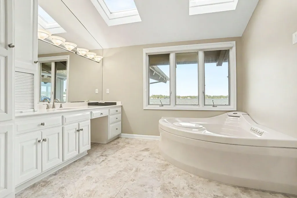 564 Lake Drive Ovid Township MI 49036