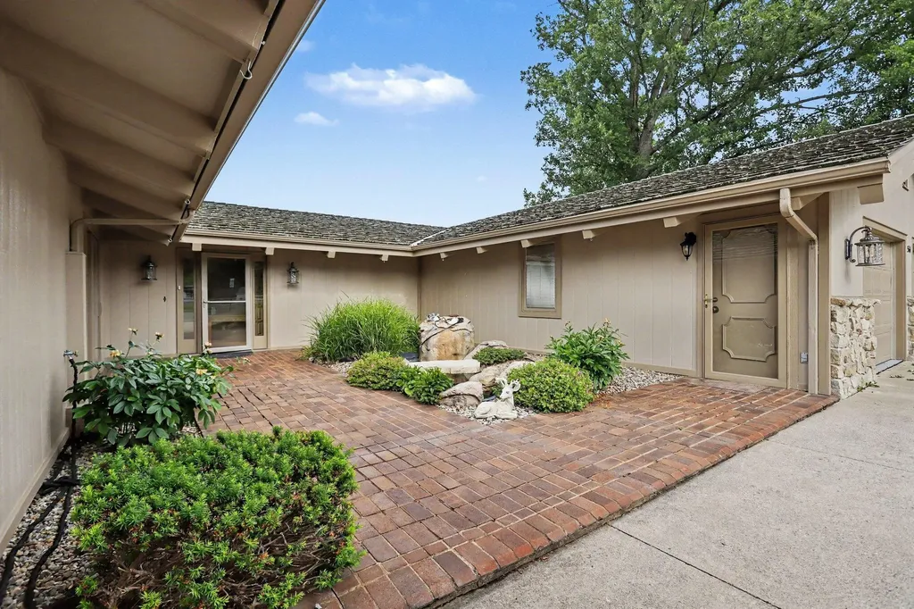 564 Lake Drive Ovid Township MI 49036