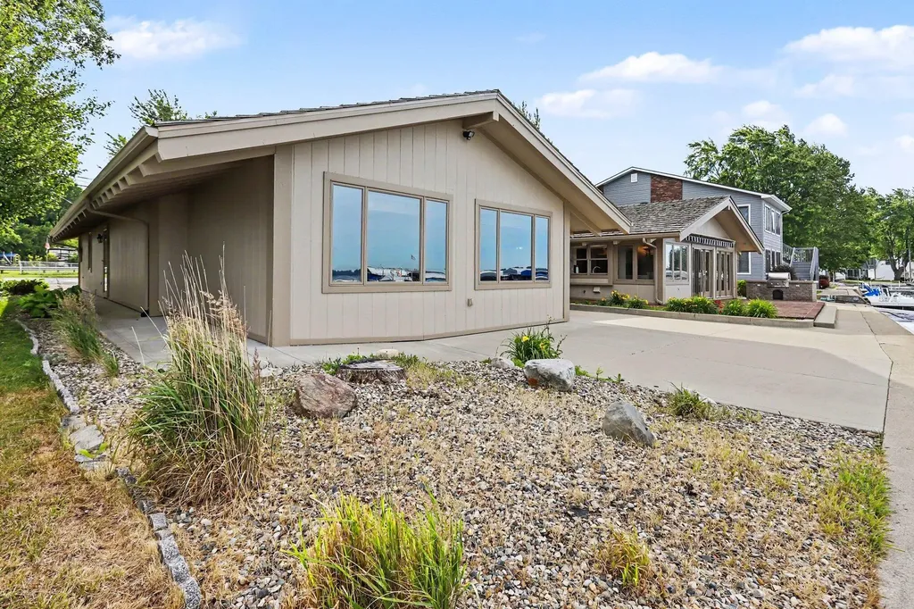 564 Lake Drive Ovid Township MI 49036