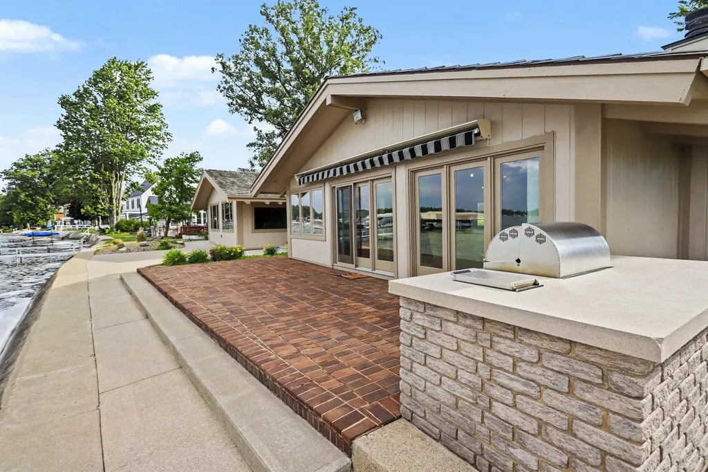564 Lake Drive Ovid Township MI 49036