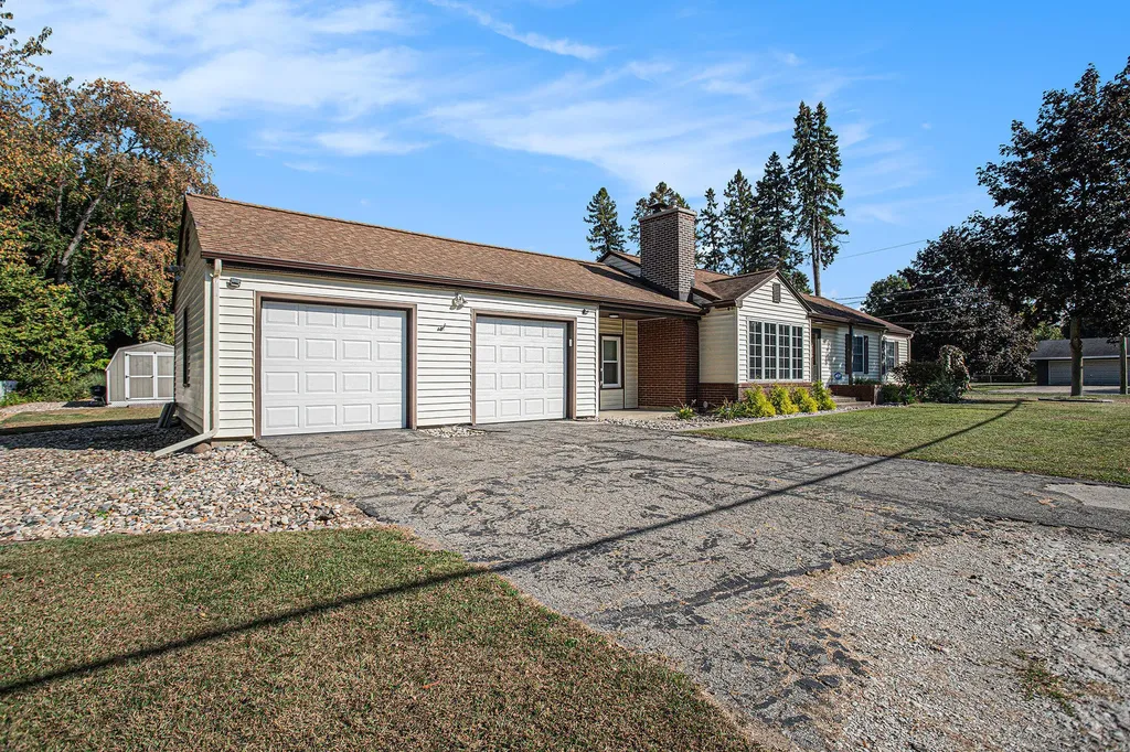 10 Fairfield Drive Coldwater City MI 49036