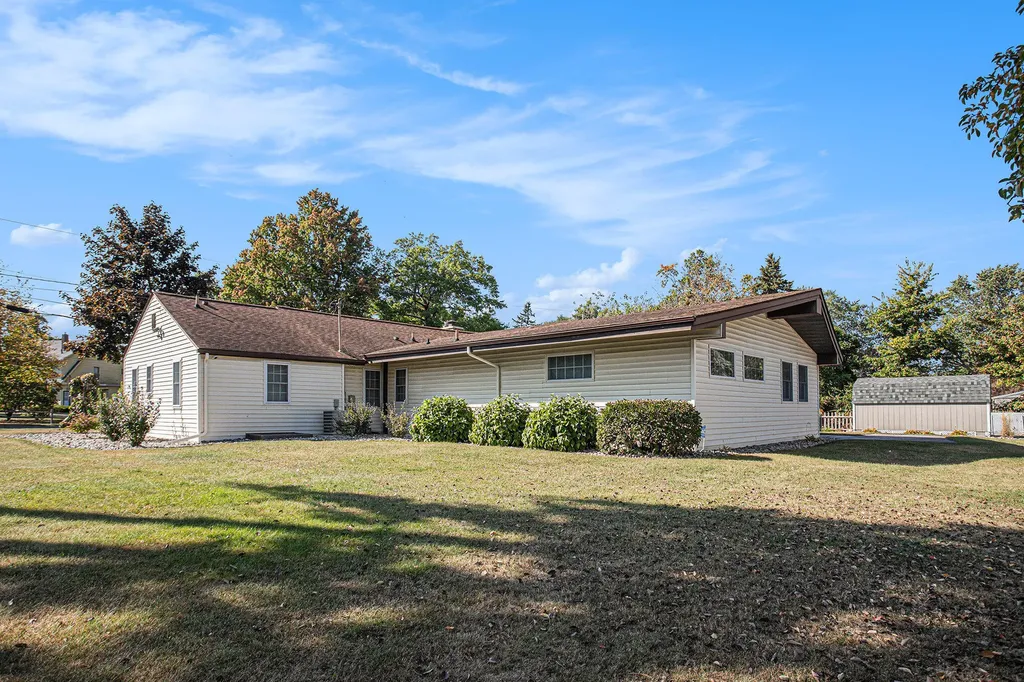 10 Fairfield Drive Coldwater City MI 49036