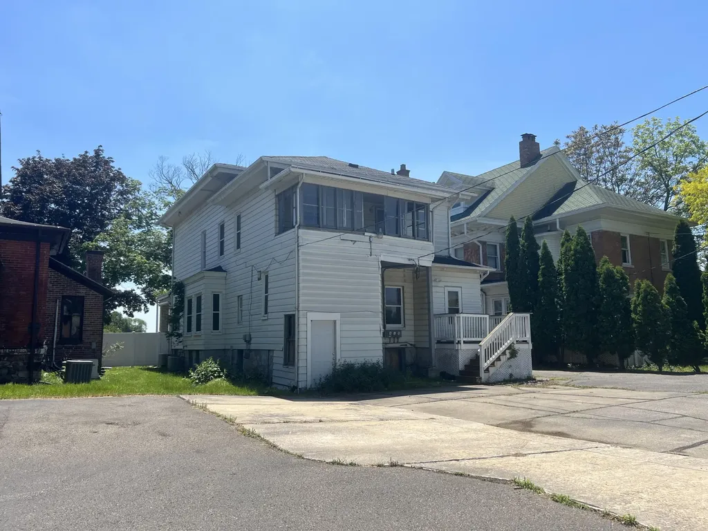 165 Capital Avenue NE Battle Creek City MI 49017