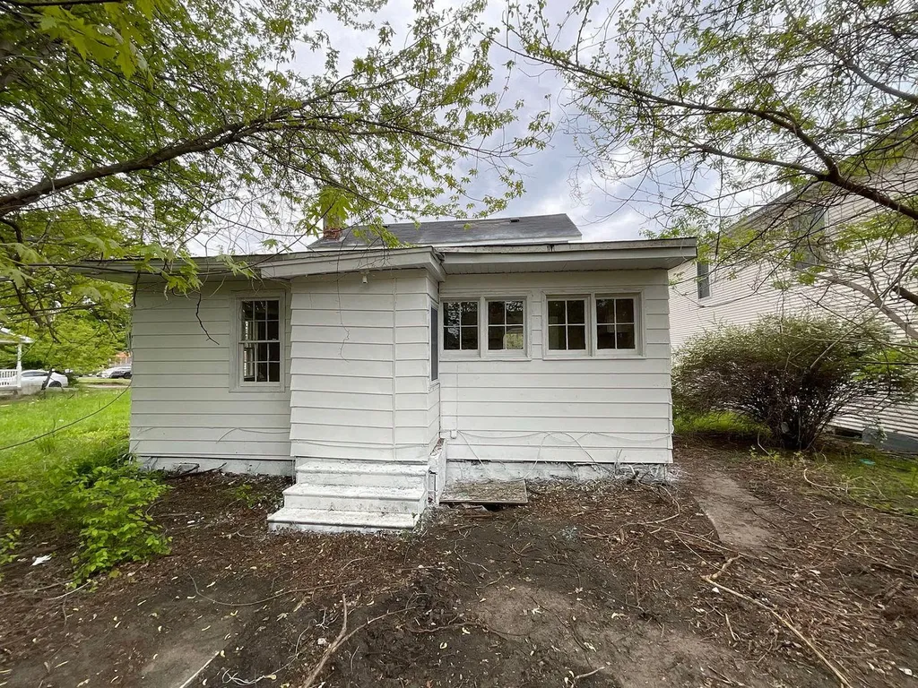 255 High Street Benton Harbor City MI 49022