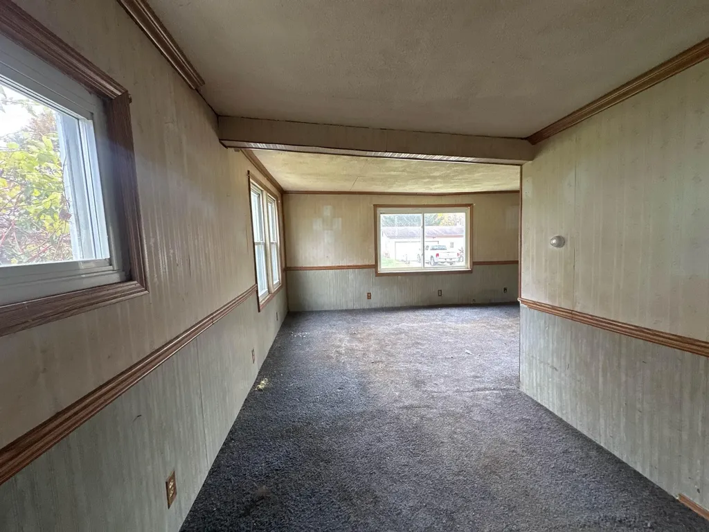 490 4th Street Benton Harbor City MI 49022