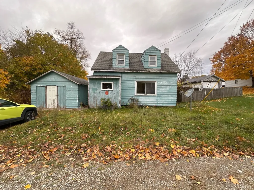 490 4th Street Benton Harbor City MI 49022
