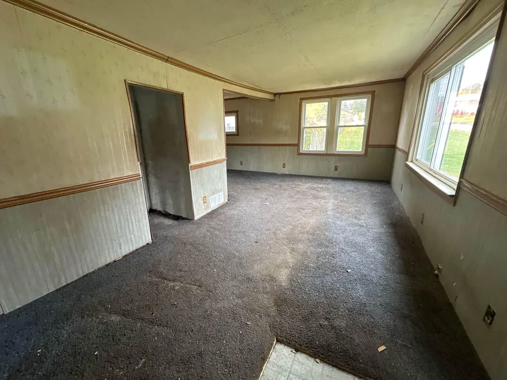 490 4th Street Benton Harbor City MI 49022