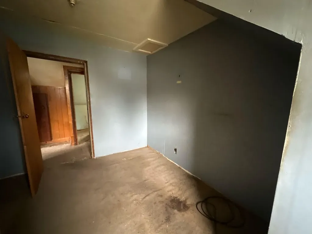 490 4th Street Benton Harbor City MI 49022