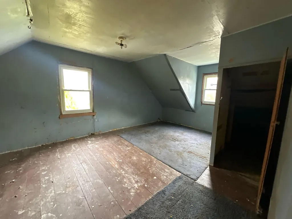 490 4th Street Benton Harbor City MI 49022