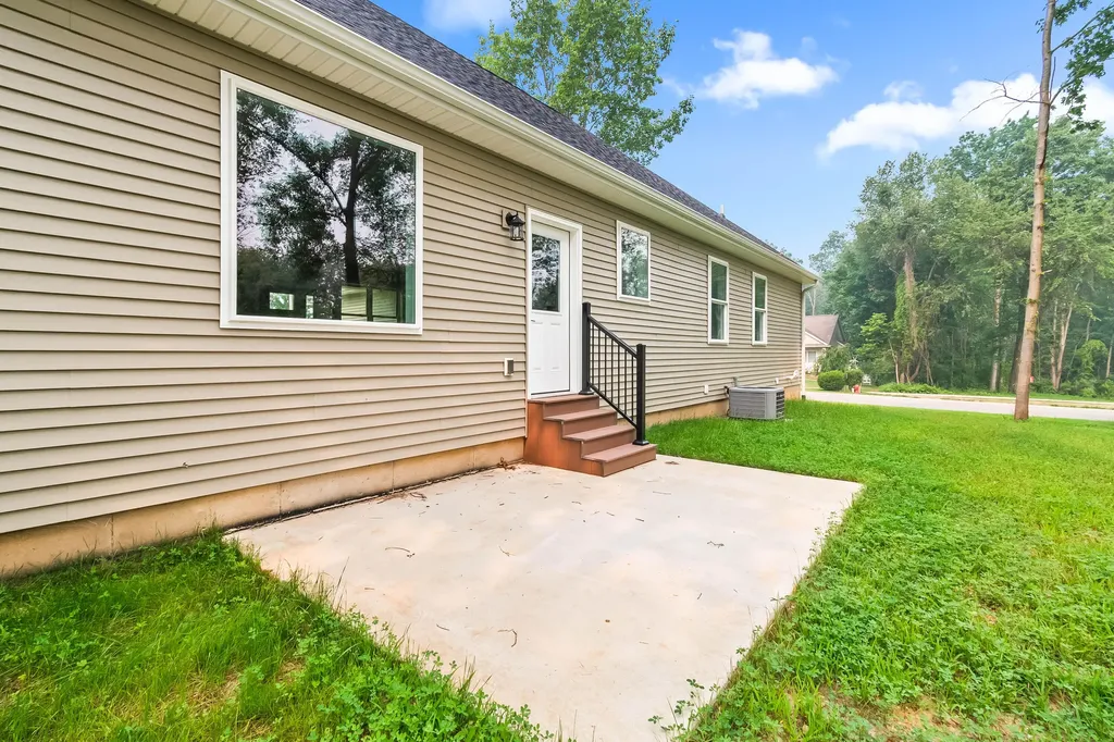 64 Arapaho Trail Coldwater City MI 49036