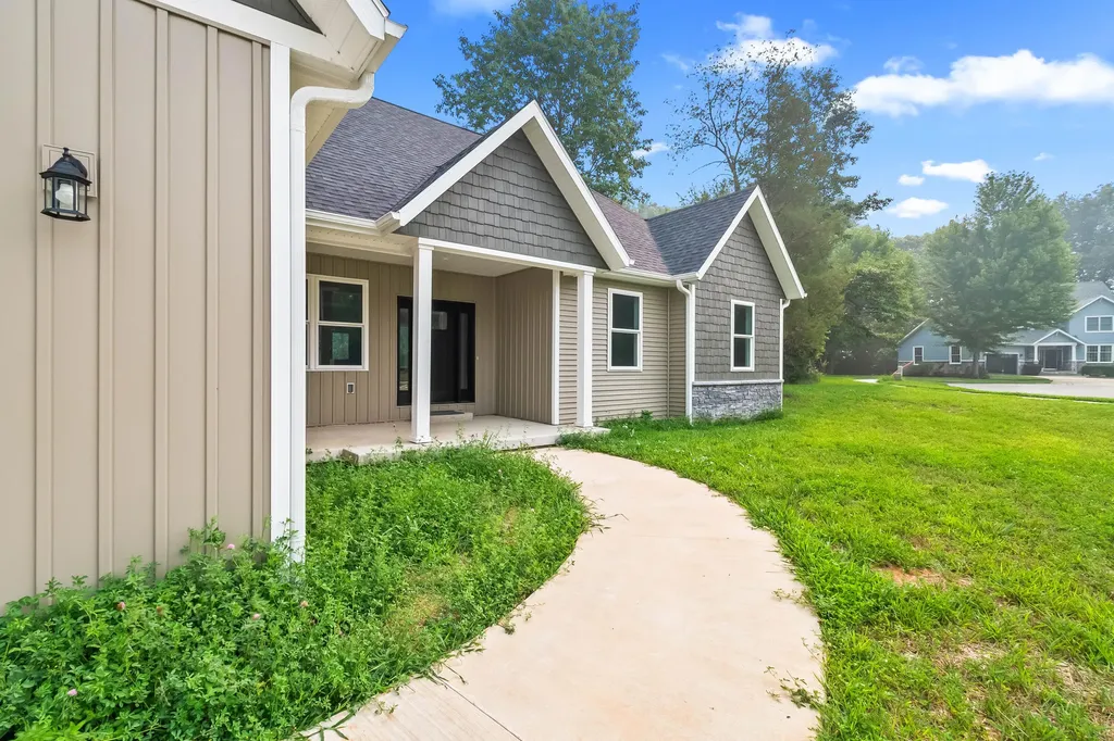 64 Arapaho Trail Coldwater City MI 49036