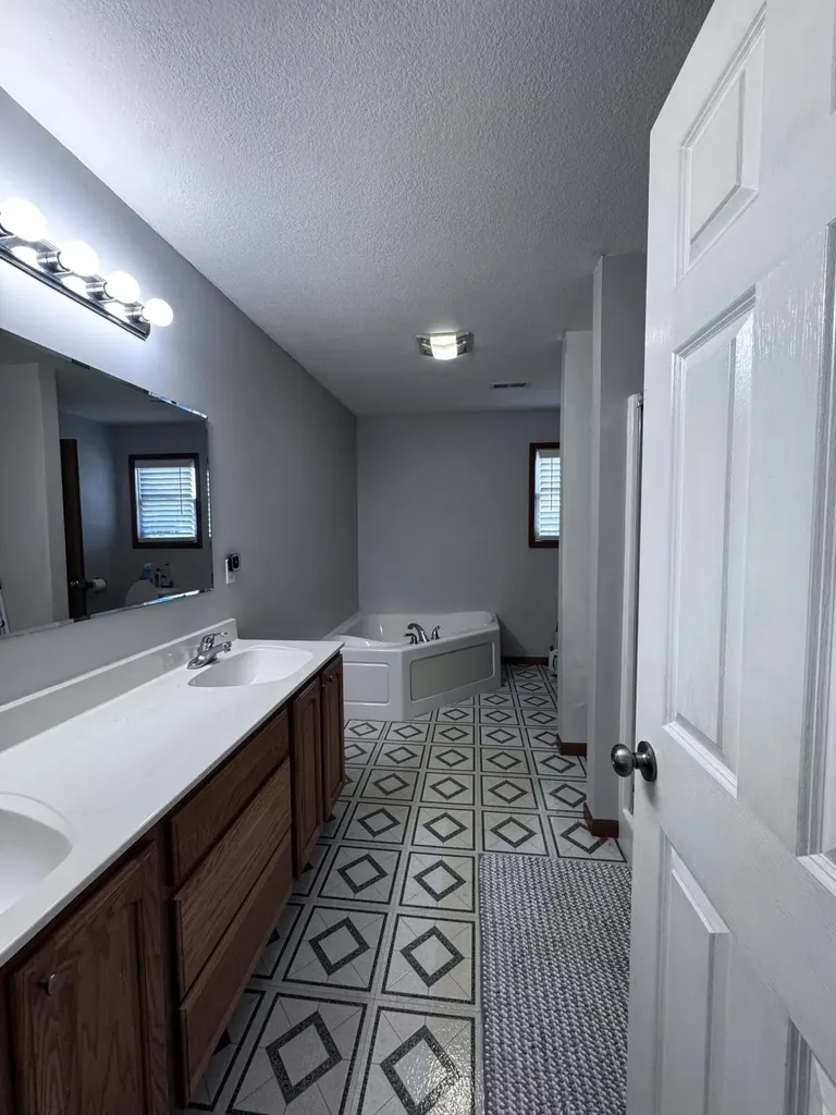 8 Lynn Court Coldwater City MI 49036