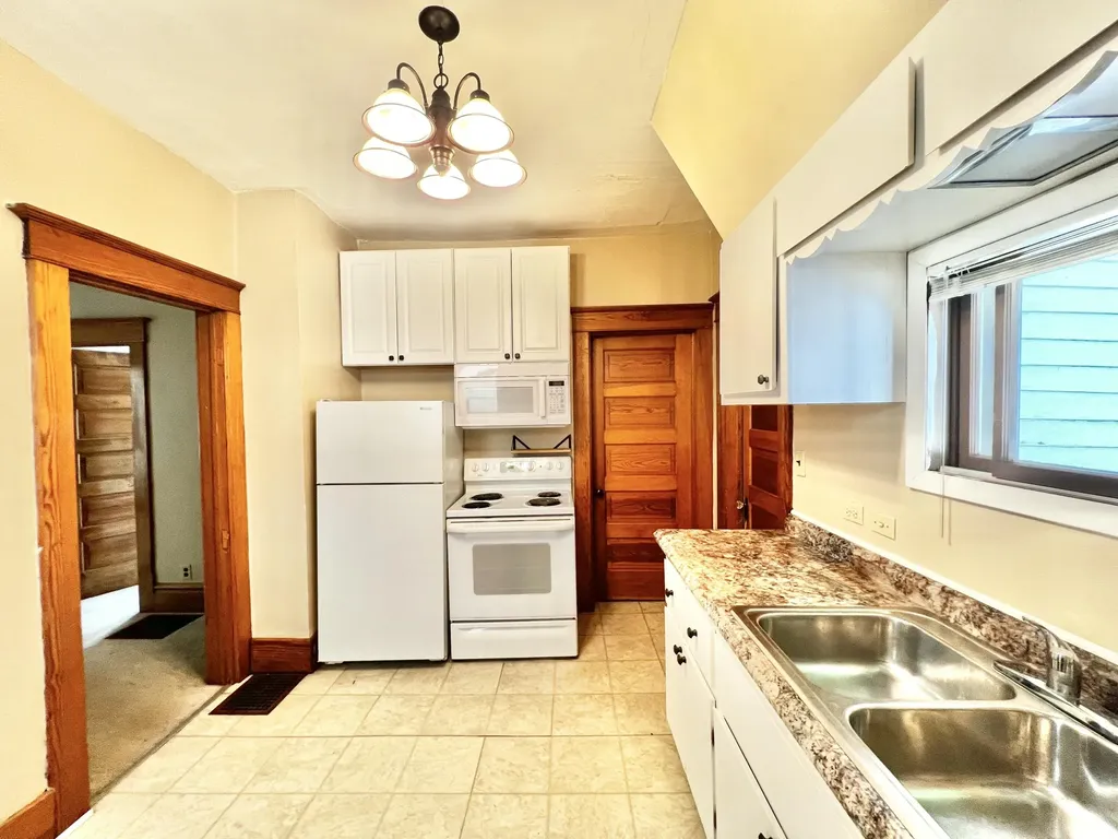 86 S Howell Street Hillsdale City MI 49242