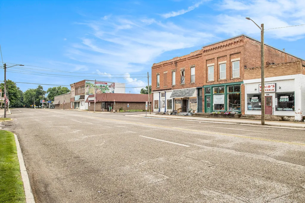 207 S Main Street Tekonsha Village MI 49092
