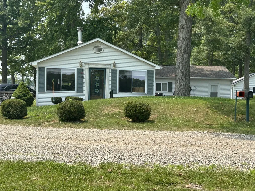 12232 Maple Hillsdale Co. Street Camden Township MI 49255