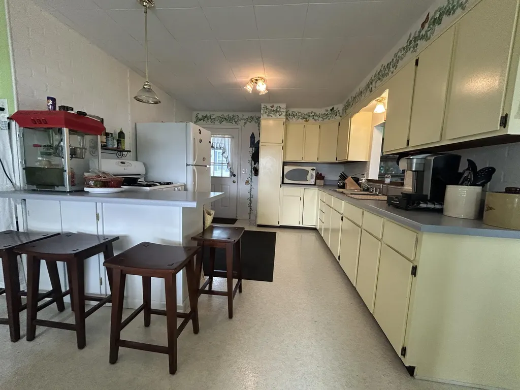 12232 Maple Hillsdale Co. Street Camden Township MI 49255