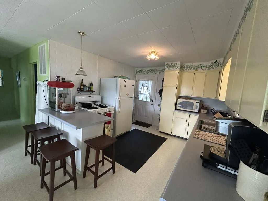 12232 Maple Hillsdale Co. Street Camden Township MI 49255