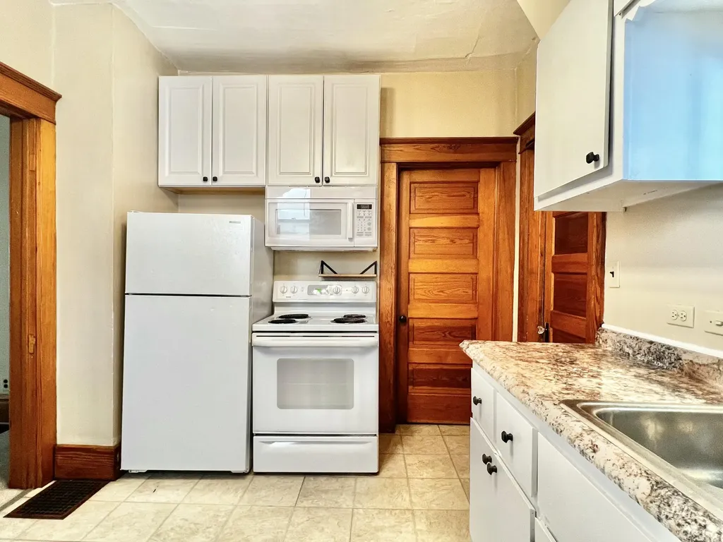 86 S Howell Street Hillsdale City MI 49242