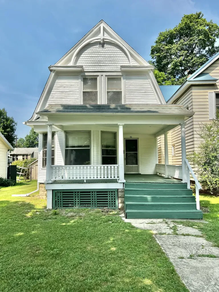 86 S Howell Street Hillsdale City MI 49242
