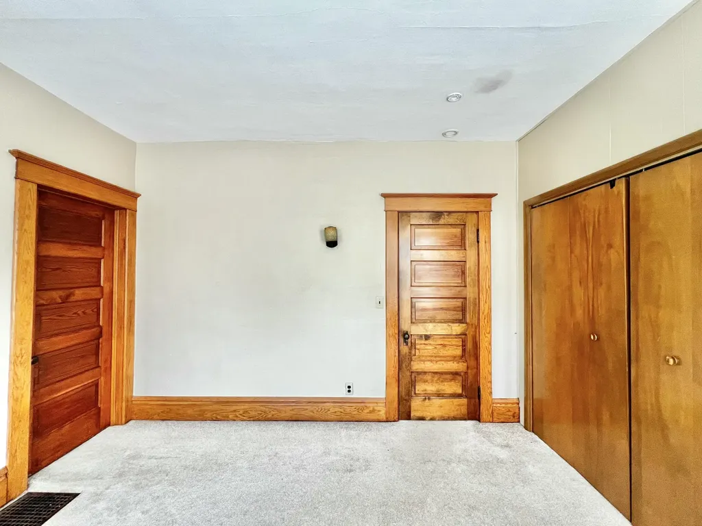 86 S Howell Street Hillsdale City MI 49242