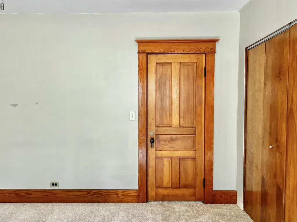 86 S Howell Street Hillsdale City MI 49242