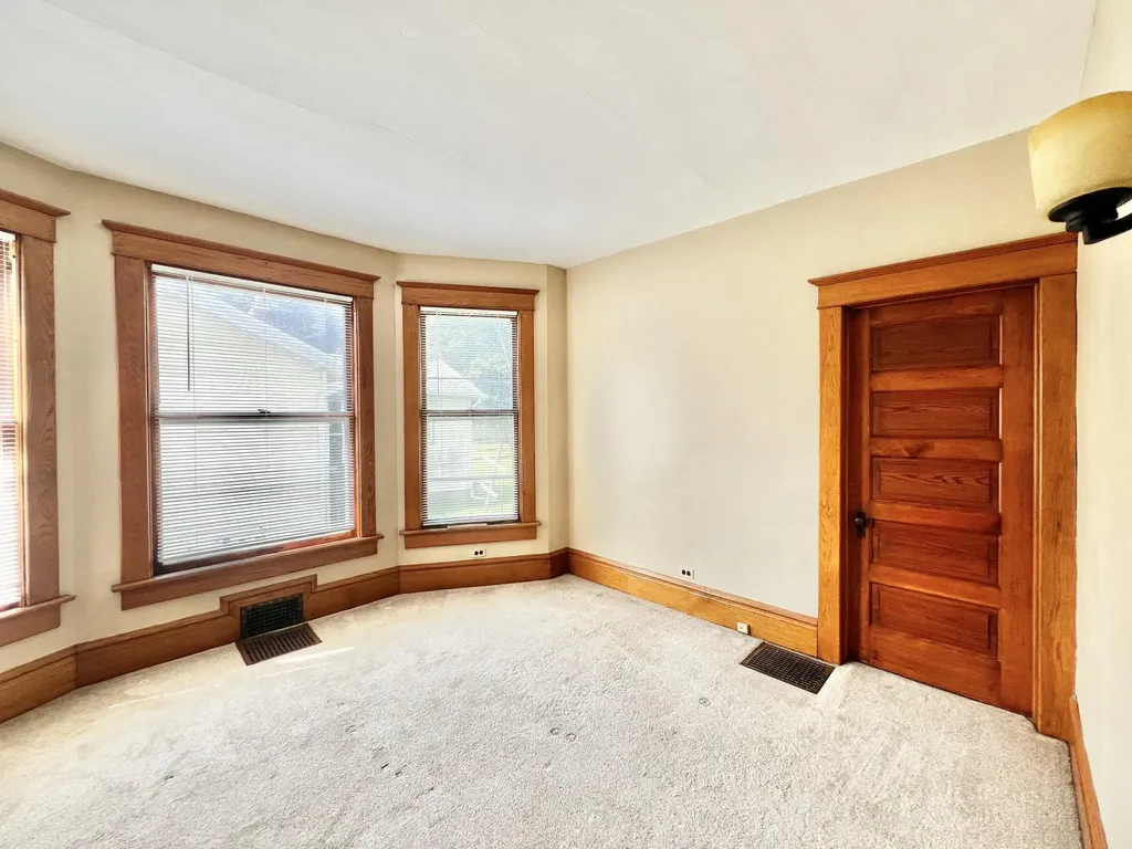 86 S Howell Street Hillsdale City MI 49242