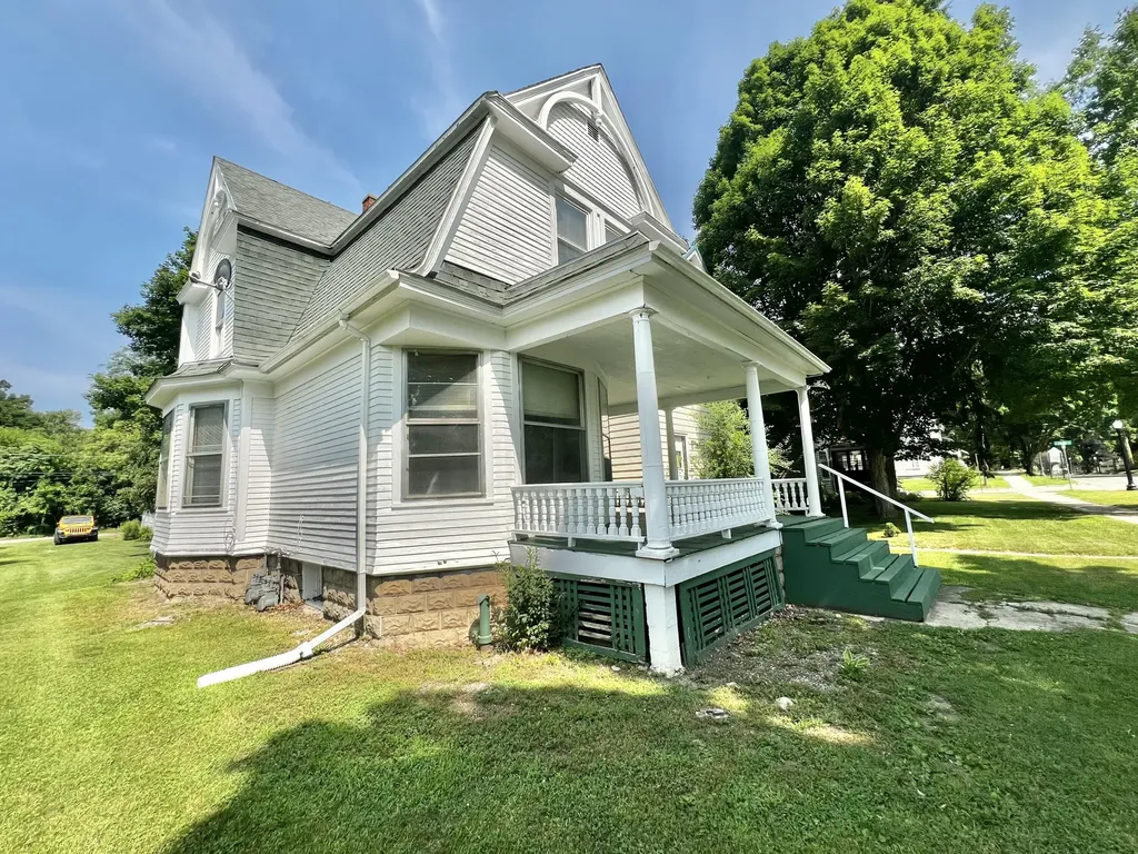 86 S Howell Street Hillsdale City MI 49242
