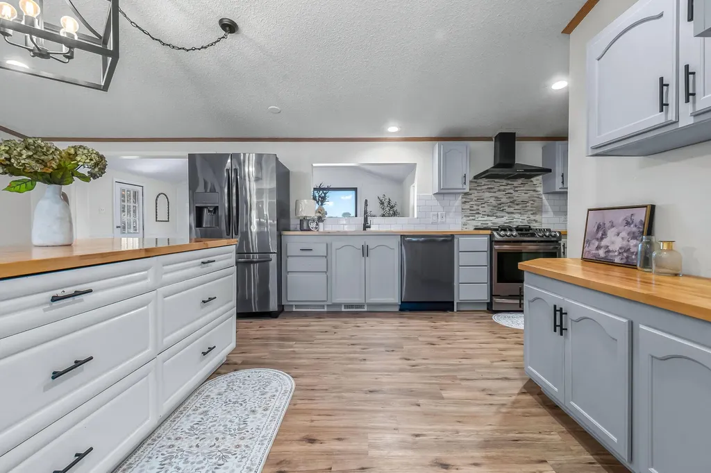 271 E Autumn Lane Kinderhook Township MI 49036