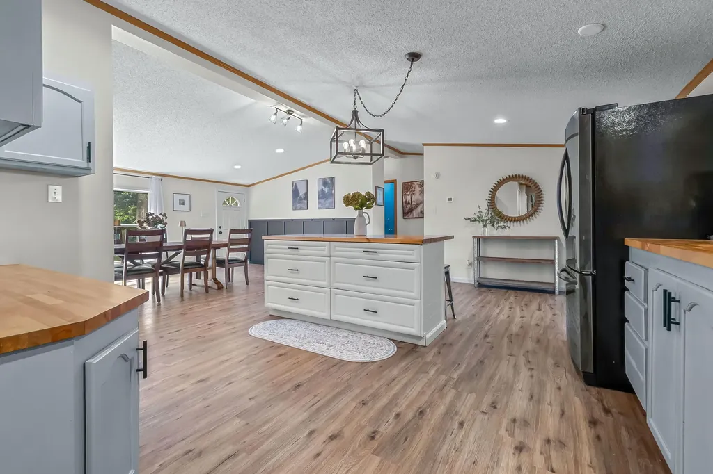271 E Autumn Lane Kinderhook Township MI 49036