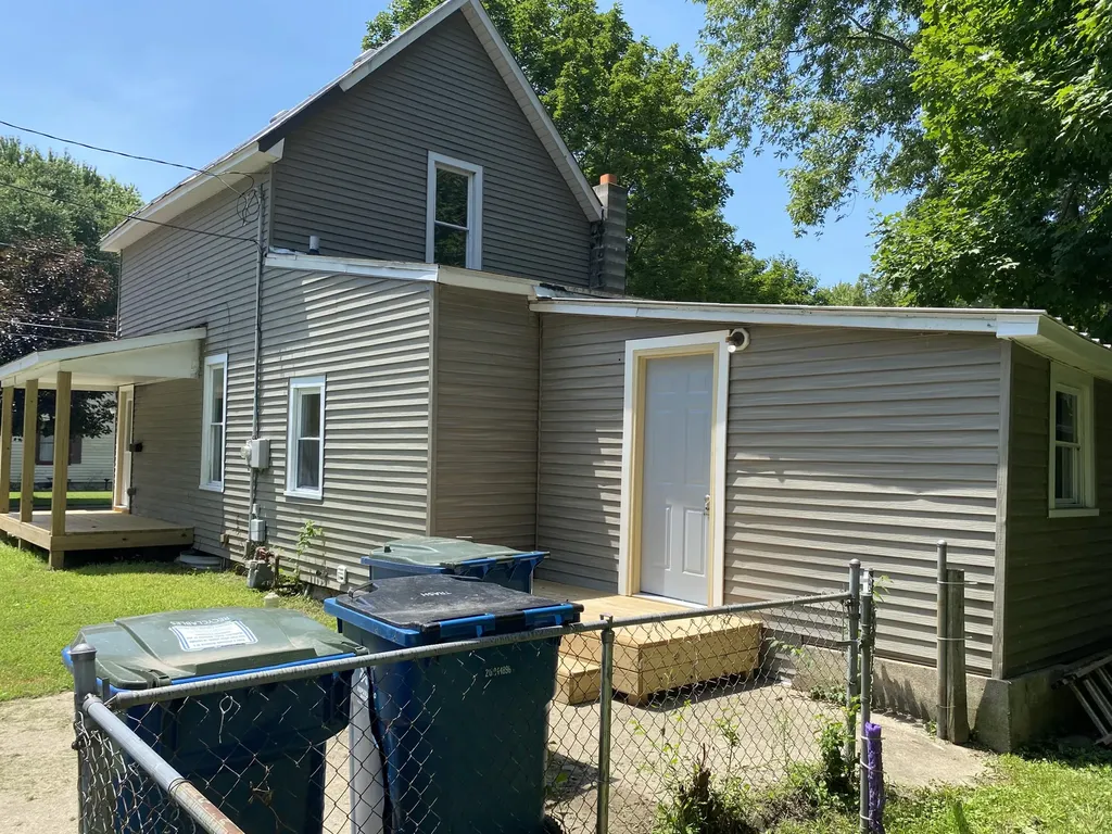 118 Peckham Street Coldwater City MI 49036