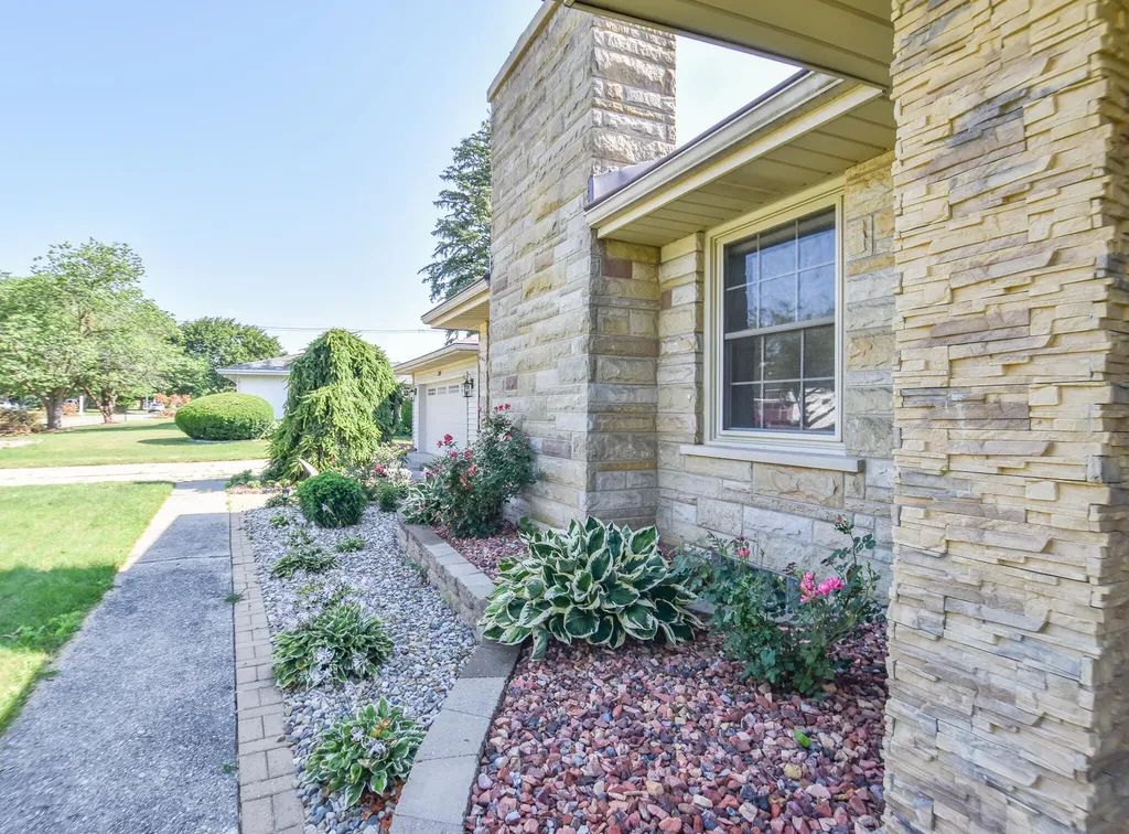 210 Maplecrest Street Sturgis City MI 49091
