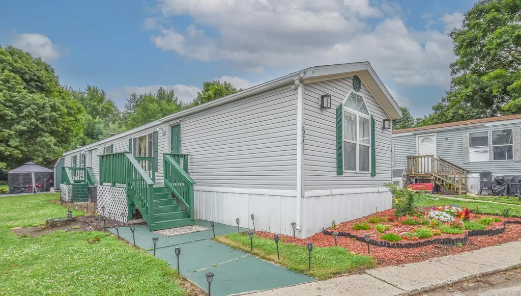 2856 W Carleton Road Hillsdale City MI 49242