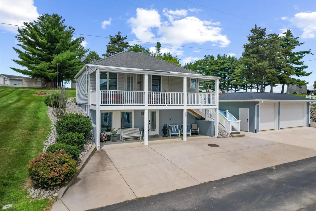 190 Blue Gill Lane Coldwater City MI 49036
