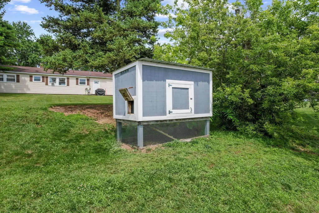 190 Blue Gill Lane Coldwater City MI 49036