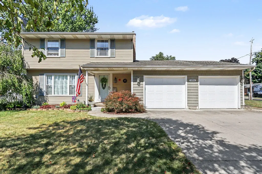 606 S Lincoln Street Charlotte City MI 48813