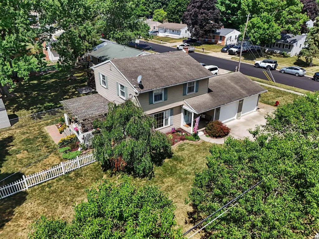 606 S Lincoln Street Charlotte City MI 48813
